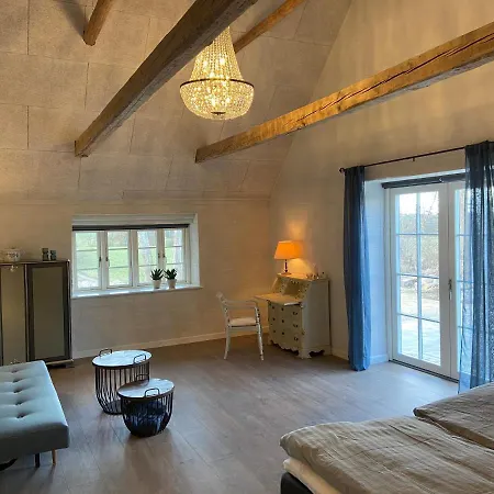 Bed & Breakfast Lindegaardens Viby