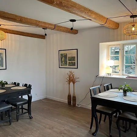 Lindegaardens Bed & Breakfast *