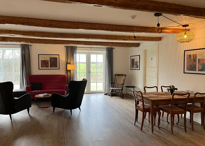 Lindegaardens Bed & Breakfast *